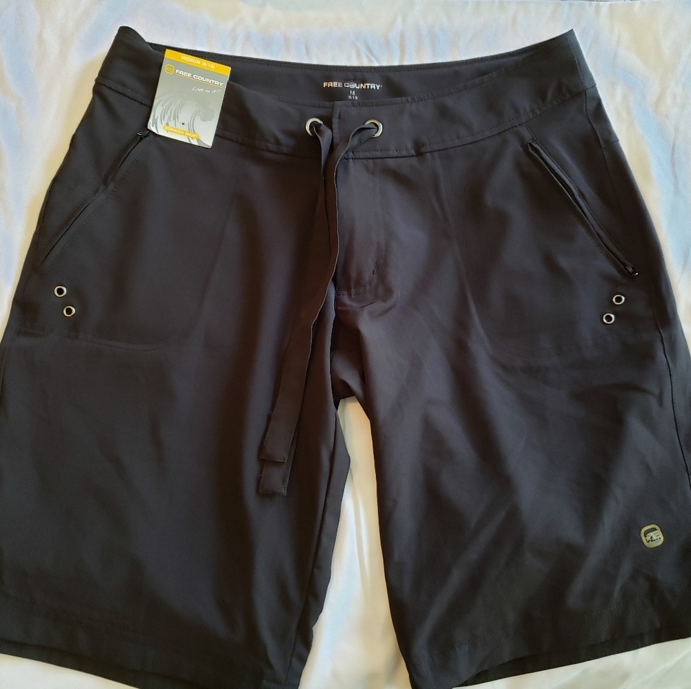 NWT!Free Country lightweight Bermuda shorts.